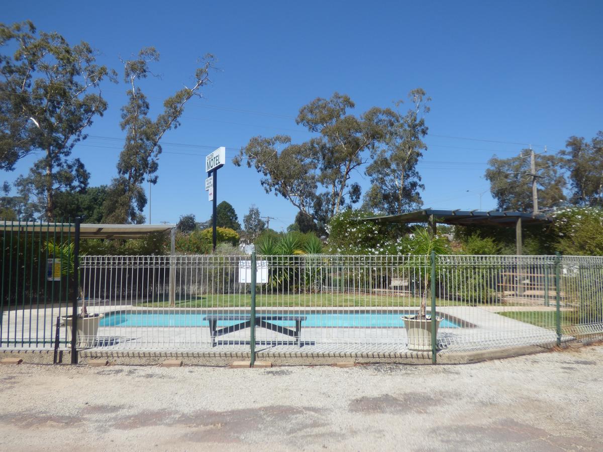 Calder Family Motel